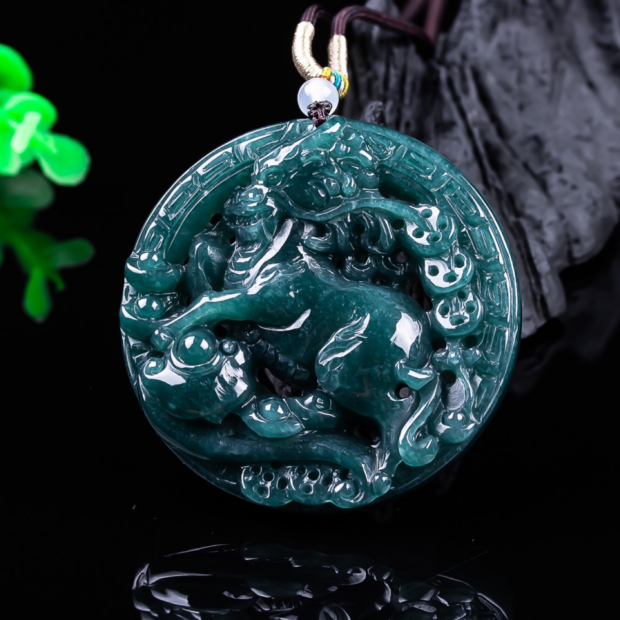 Vintage Fashion Women - Pingente de Dragão em Jadeite Birmanês,