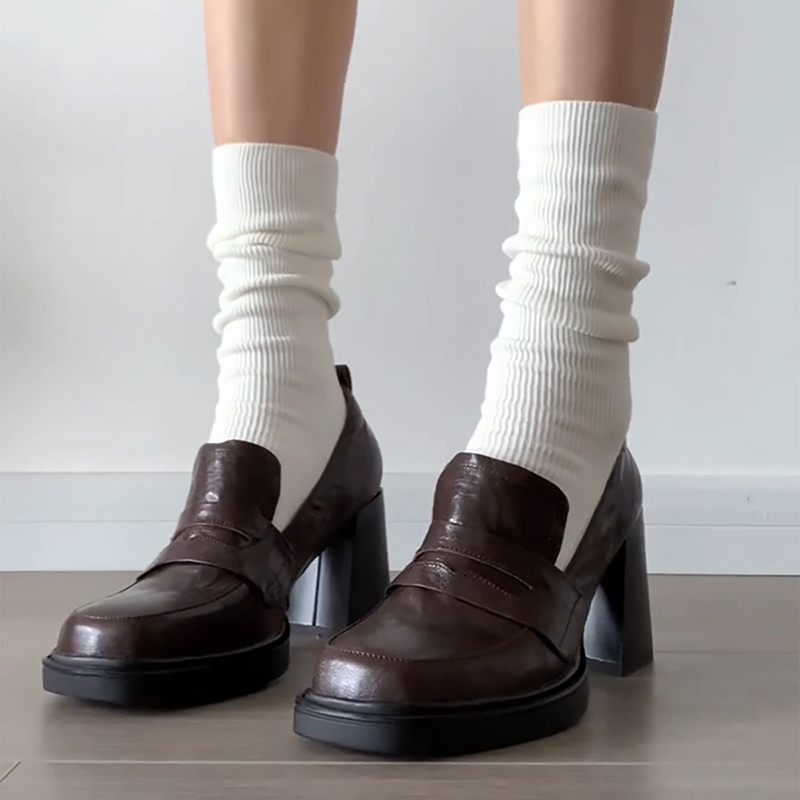 Estilo universitário feminino  - Vintage Fashion Aesthetic avaliação e preço
